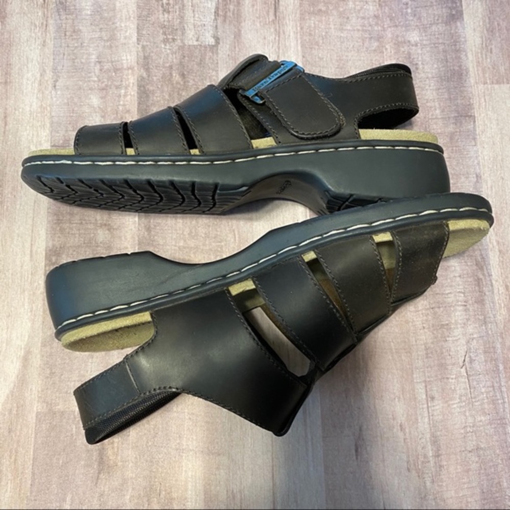BareTraps Black Leather Slingback Sandals